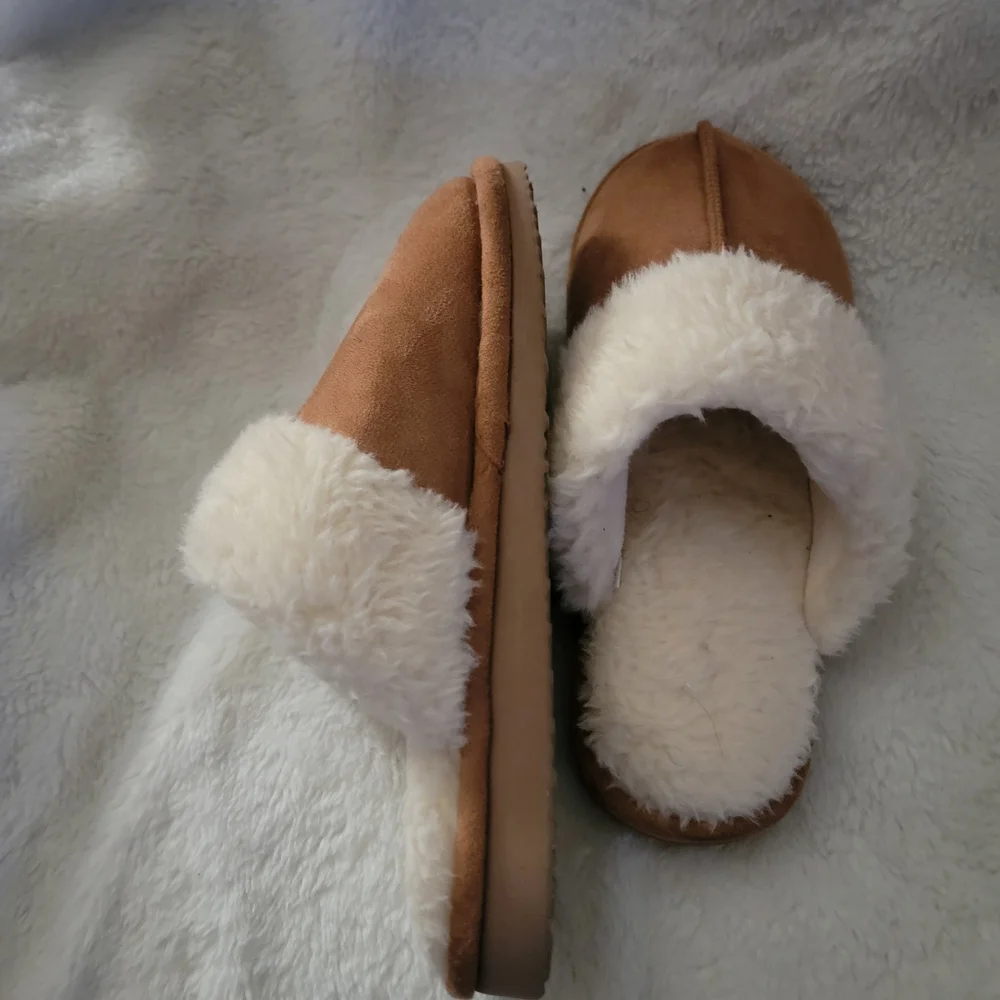 Cozy Brown and Cream Women's Slippers - Picture 3 of 4